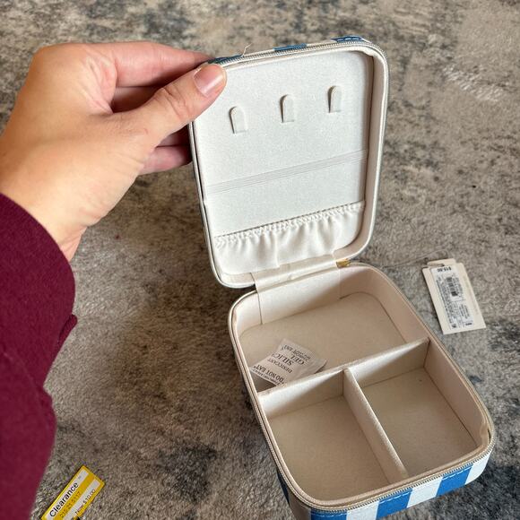 A New Day Blue White Striped Rectangular Zip Travel Jewelry Organizer NEW - Picture 4 of 8